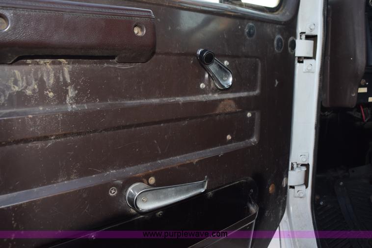 image for item K6656 1985 International 1954 flatbed truck