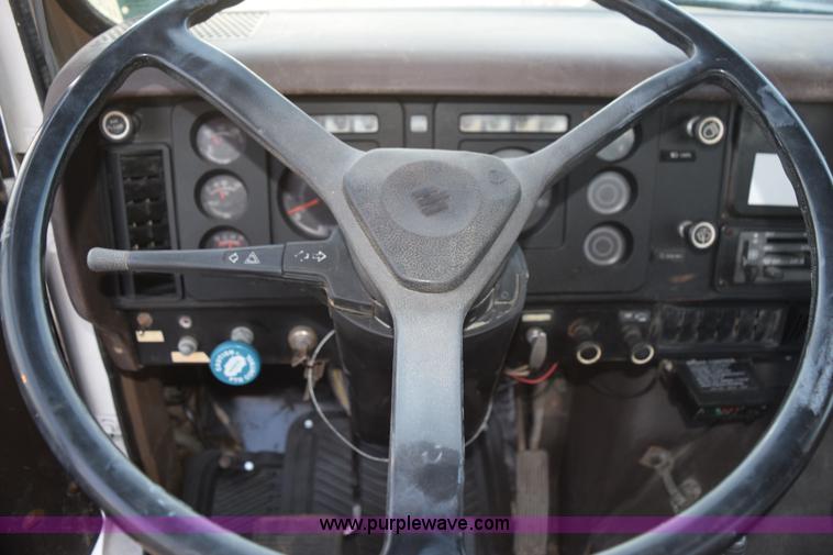 image for item K6656 1985 International 1954 flatbed truck