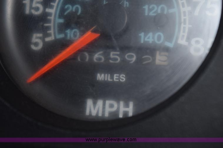 image for item K6656 1985 International 1954 flatbed truck