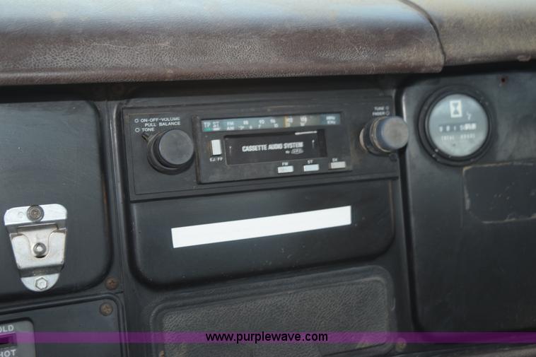 image for item K6656 1985 International 1954 flatbed truck