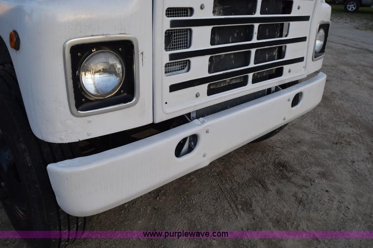 image for item K6656 1985 International 1954 flatbed truck