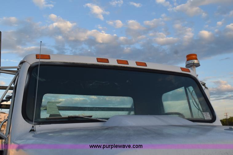 image for item K6656 1985 International 1954 flatbed truck