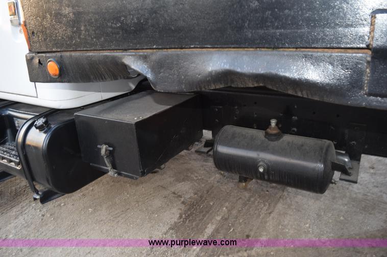 image for item K6656 1985 International 1954 flatbed truck