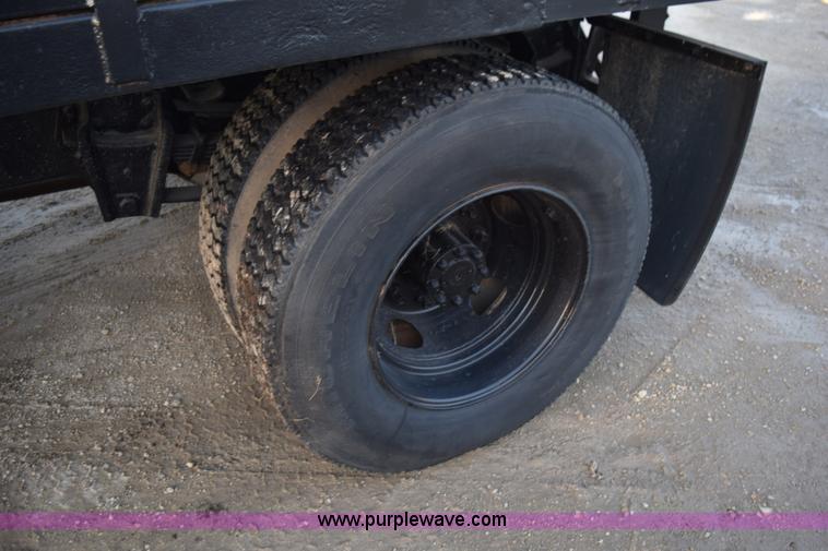 image for item K6656 1985 International 1954 flatbed truck