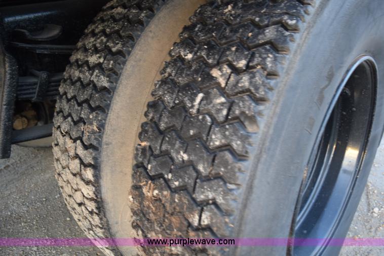 image for item K6656 1985 International 1954 flatbed truck