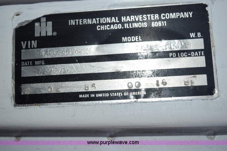 image for item K6656 1985 International 1954 flatbed truck