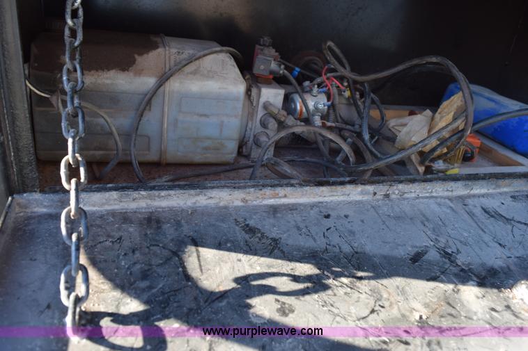 image for item K6658 2004 PJ flatbed dump trailer