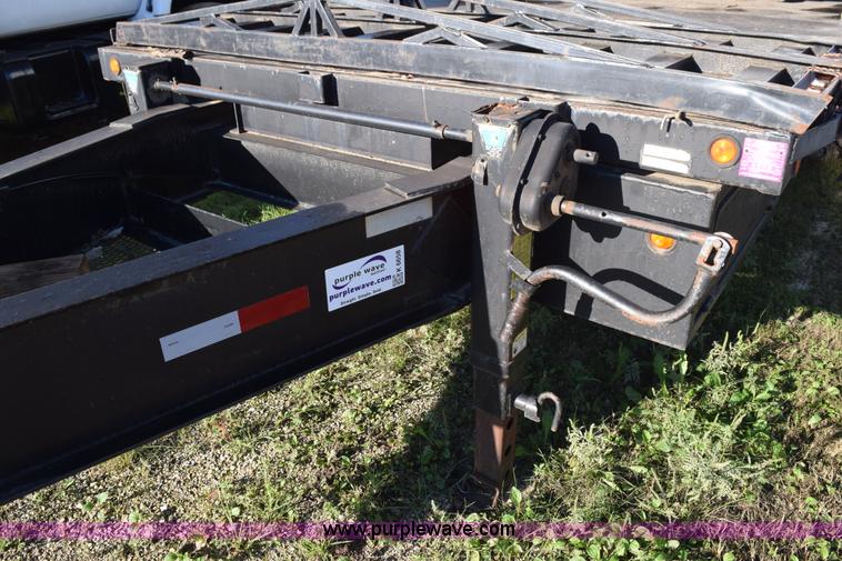image for item K6658 2004 PJ flatbed dump trailer