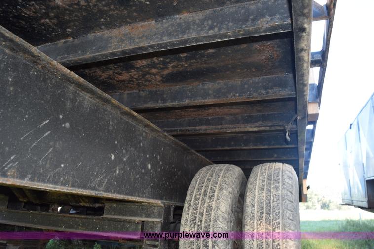 image for item K6658 2004 PJ flatbed dump trailer