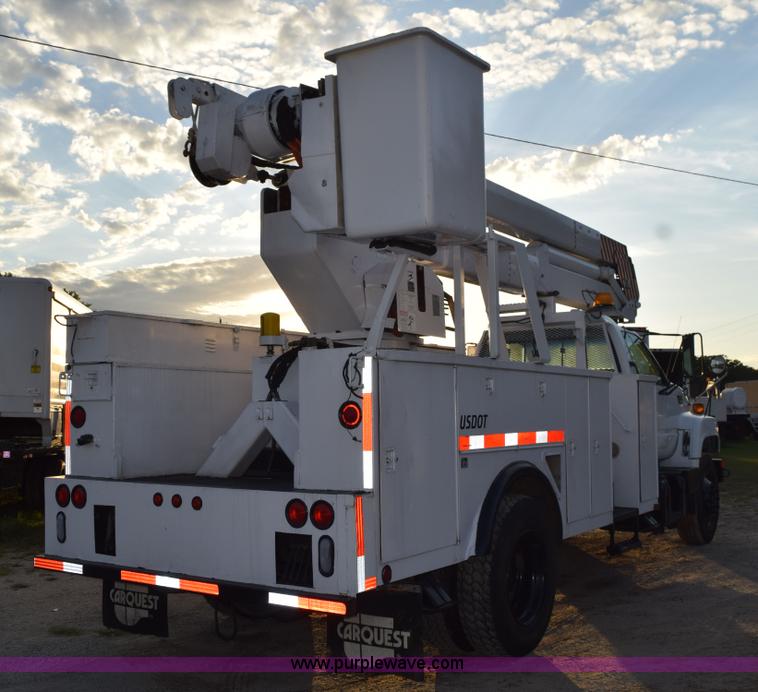 image for item K6662 1999 GMC C8500 bucket truck