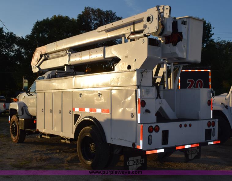 image for item K6662 1999 GMC C8500 bucket truck