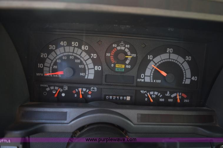 image for item K6662 1999 GMC C8500 bucket truck