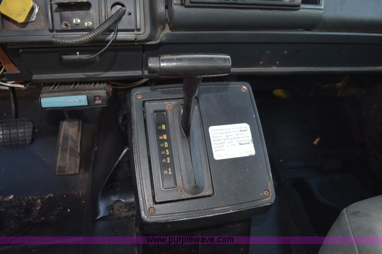 image for item K6662 1999 GMC C8500 bucket truck