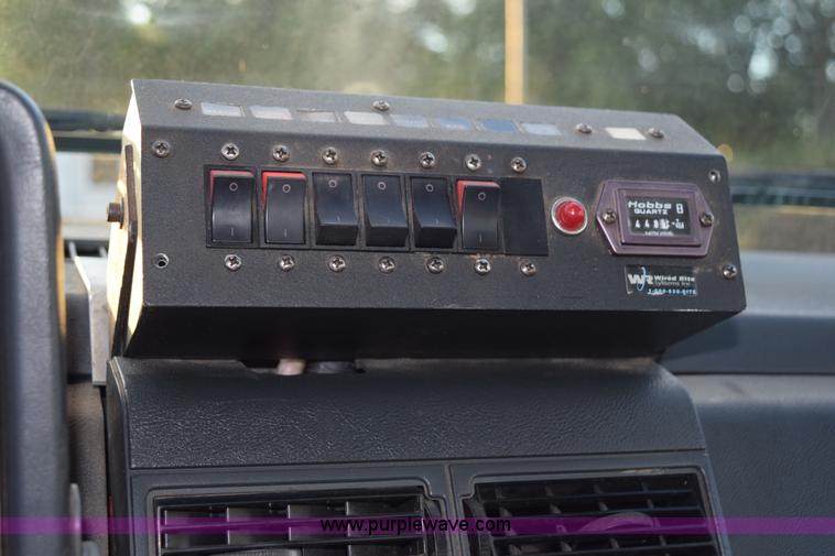 image for item K6662 1999 GMC C8500 bucket truck