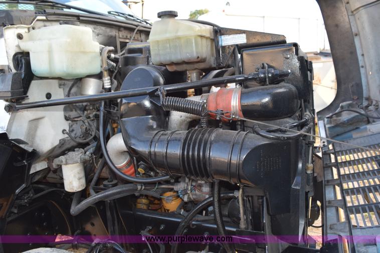 image for item K6662 1999 GMC C8500 bucket truck