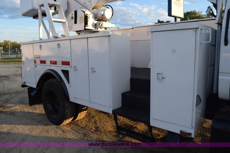 image for item K6662 1999 GMC C8500 bucket truck