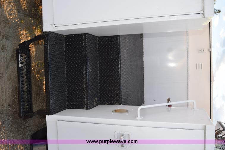 image for item K6662 1999 GMC C8500 bucket truck