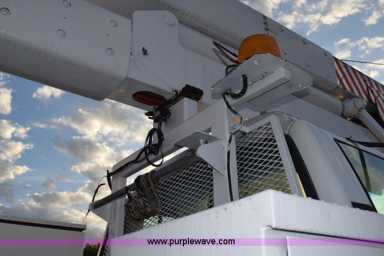 image for item K6662 1999 GMC C8500 bucket truck