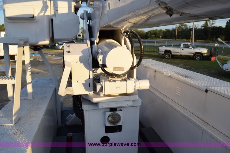 image for item K6662 1999 GMC C8500 bucket truck