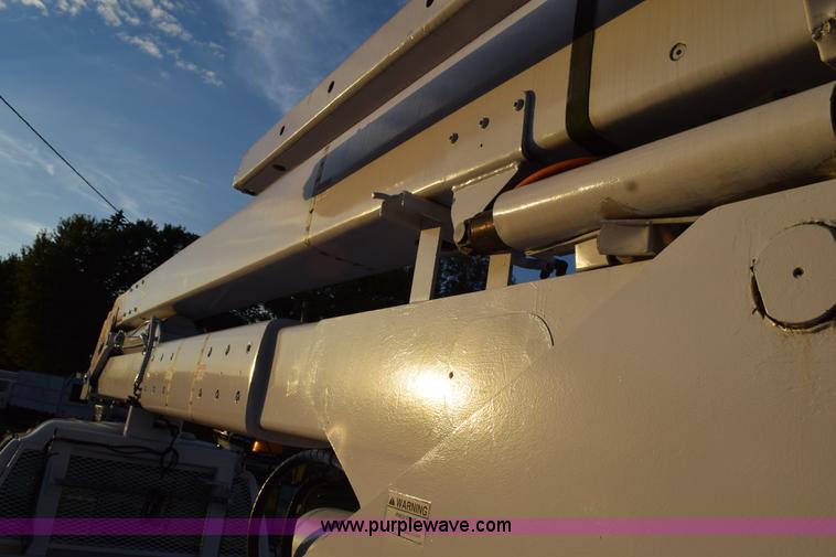 image for item K6662 1999 GMC C8500 bucket truck