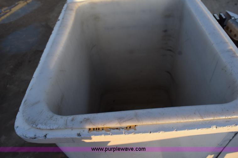 image for item K6662 1999 GMC C8500 bucket truck