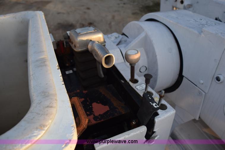 image for item K6662 1999 GMC C8500 bucket truck