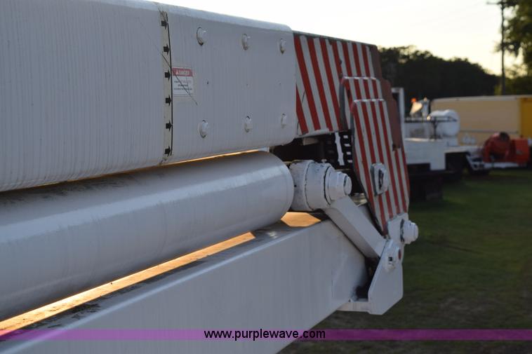 image for item K6662 1999 GMC C8500 bucket truck