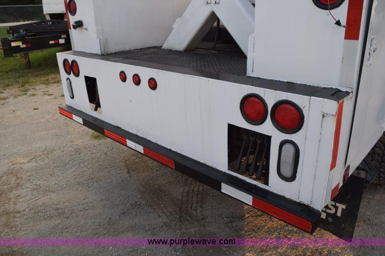 image for item K6662 1999 GMC C8500 bucket truck