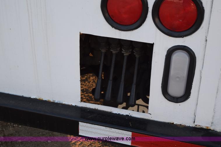 image for item K6662 1999 GMC C8500 bucket truck