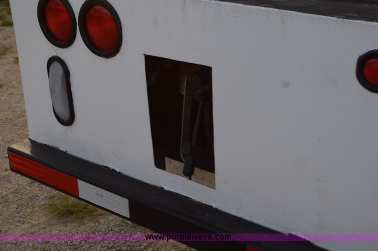 image for item K6662 1999 GMC C8500 bucket truck