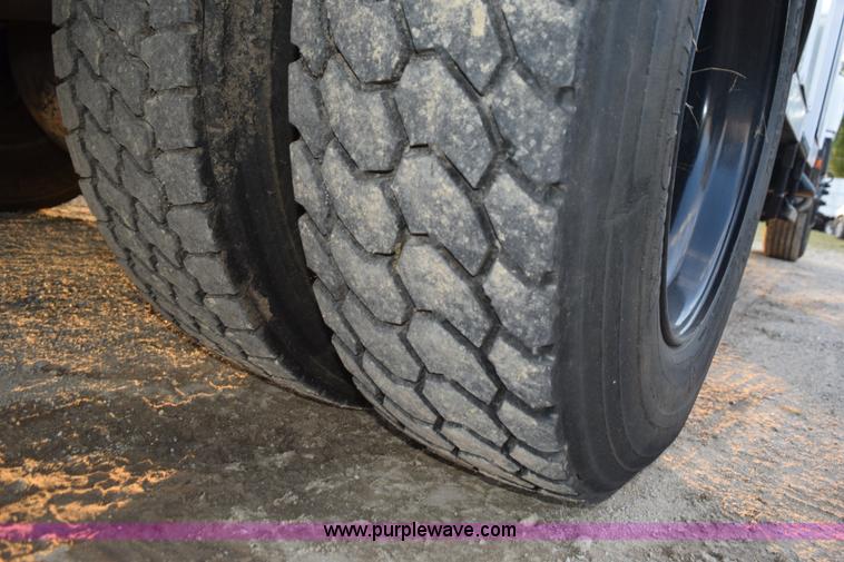 image for item K6662 1999 GMC C8500 bucket truck