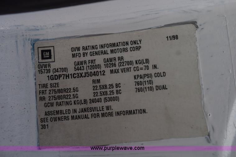 image for item K6662 1999 GMC C8500 bucket truck