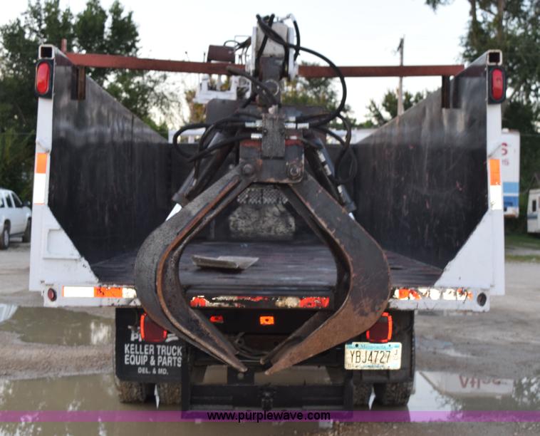 image for item K6664 2004 International DuraStar 4300 grapple truck