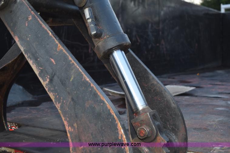 image for item K6664 2004 International DuraStar 4300 grapple truck