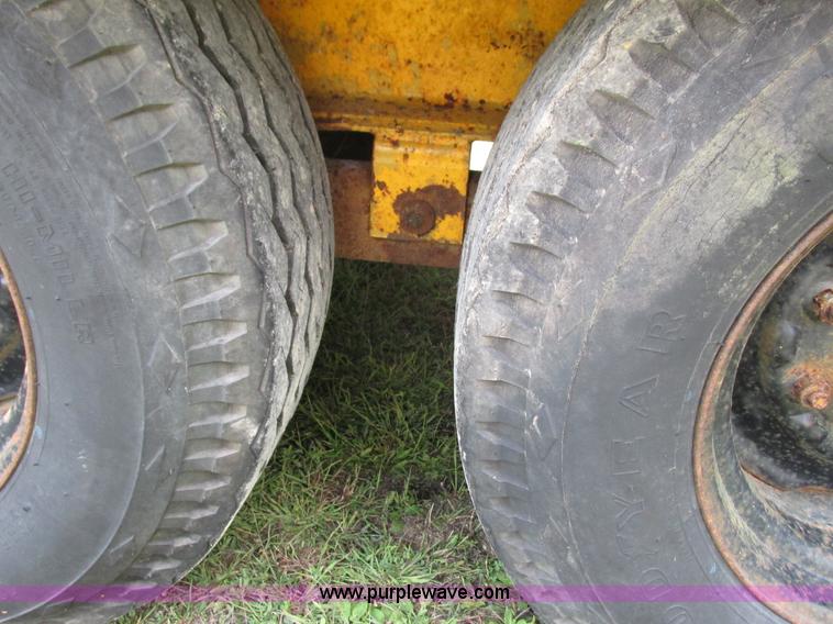 image for item K6731 1973 Trail-Eze 1090-24 equipment trailer