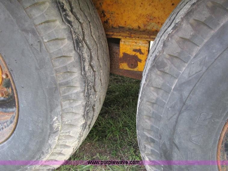 image for item K6731 1973 Trail-Eze 1090-24 equipment trailer