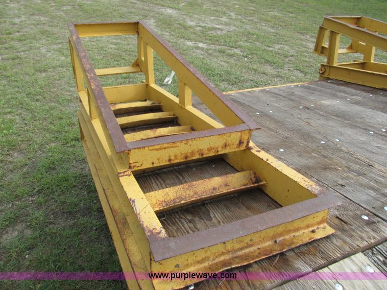 image for item K6731 1973 Trail-Eze 1090-24 equipment trailer