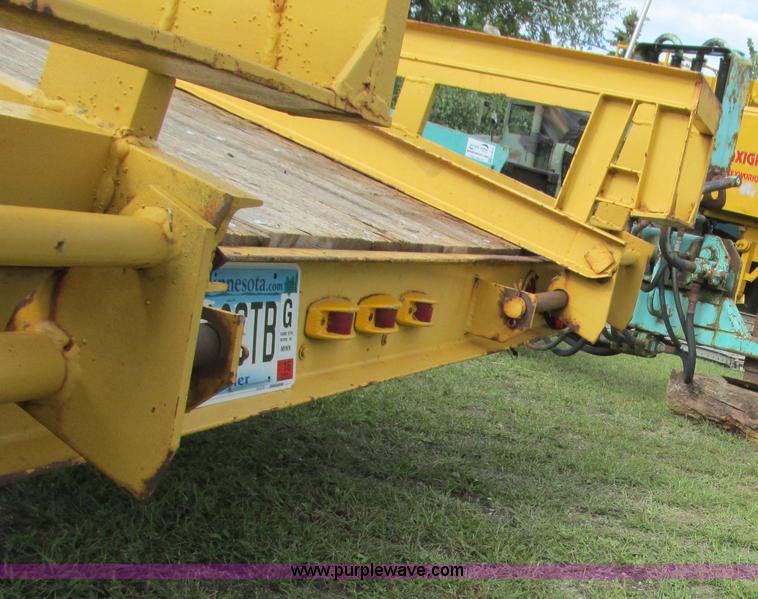 image for item K6731 1973 Trail-Eze 1090-24 equipment trailer