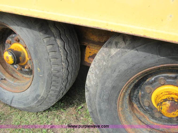 image for item K6731 1973 Trail-Eze 1090-24 equipment trailer