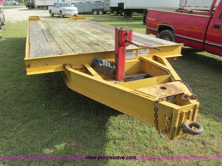 image for item K6731 1973 Trail-Eze 1090-24 equipment trailer