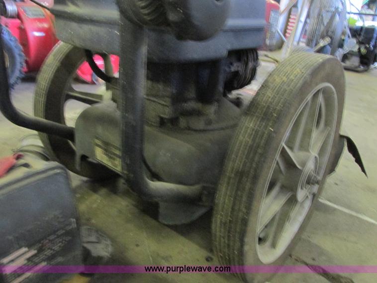 image for item K6733 Assorted lawn equipment