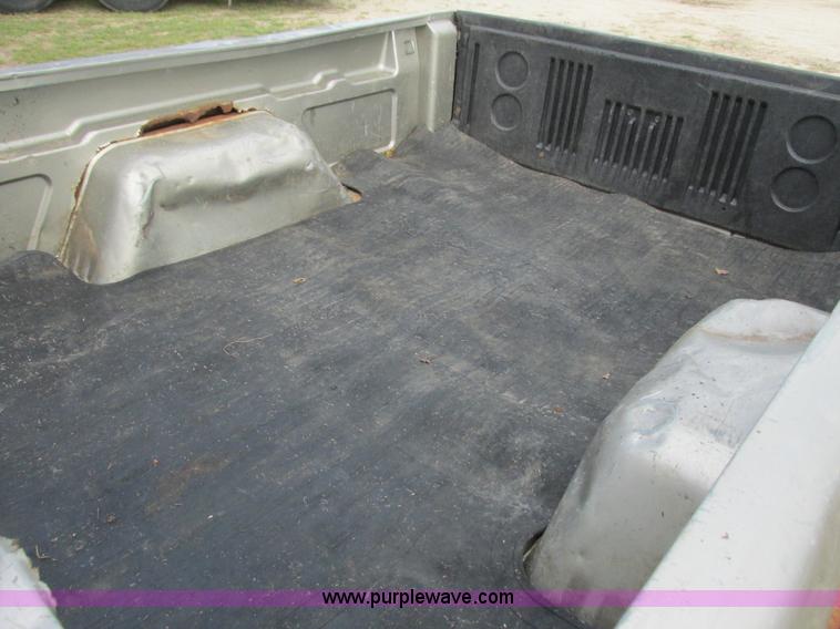 image for item L3750 1998 Chevrolet S10 LS Ext. Cab pickup truck