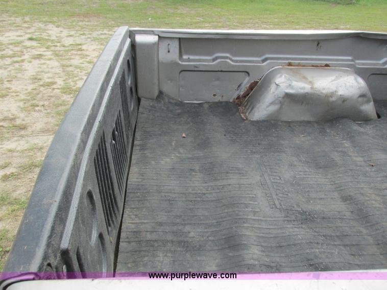 image for item L3750 1998 Chevrolet S10 LS Ext. Cab pickup truck
