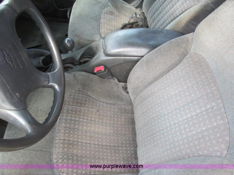 image for item L3750 1998 Chevrolet S10 LS Ext. Cab pickup truck