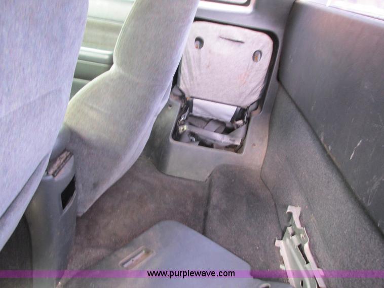 image for item L3750 1998 Chevrolet S10 LS Ext. Cab pickup truck