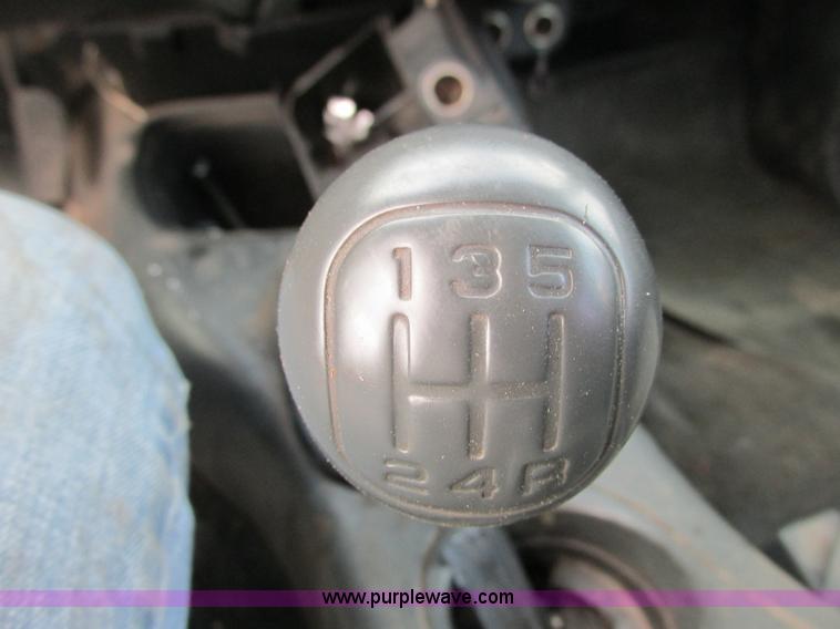 image for item L3750 1998 Chevrolet S10 LS Ext. Cab pickup truck