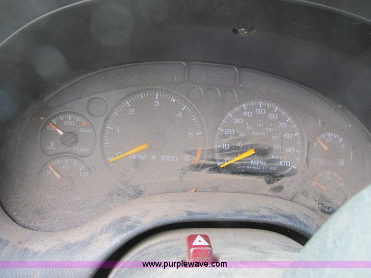 image for item L3750 1998 Chevrolet S10 LS Ext. Cab pickup truck