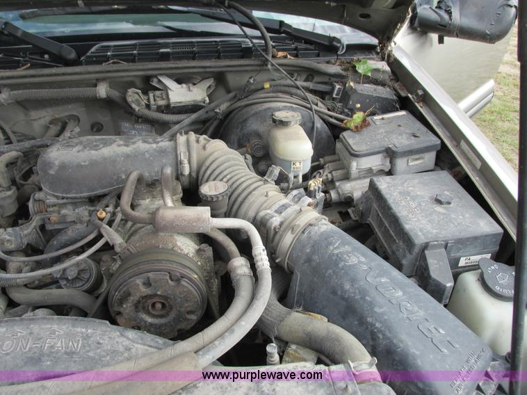 image for item L3750 1998 Chevrolet S10 LS Ext. Cab pickup truck