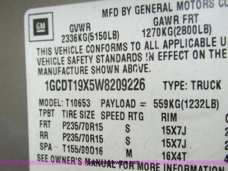 image for item L3750 1998 Chevrolet S10 LS Ext. Cab pickup truck