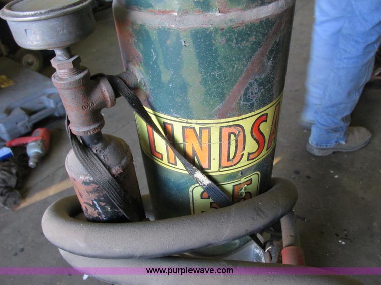 Lindsay sandblaster in Rochester, MN Item L3758 sold Purple Wave